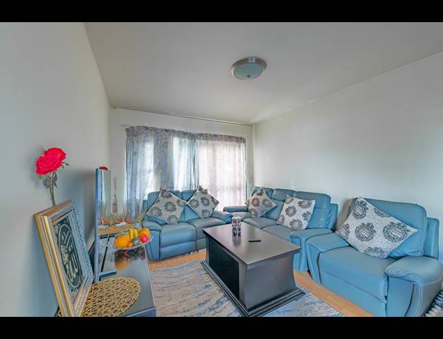 1 BEDROOM APARTMENT FOR SALE IN OAKGLEN